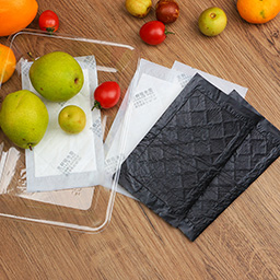 Black absorbent fruit pads